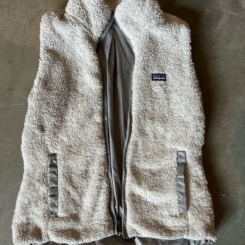 Patagonia light gray Sherpa Fleece Vest- reversible